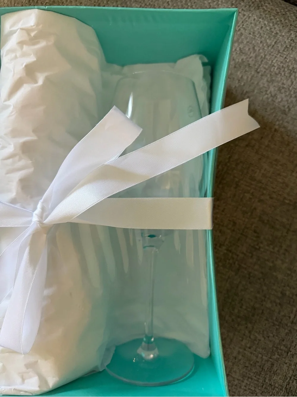 Tiffany & Co. Gift Set Champagne Flutes in Tiffany Blue and White
